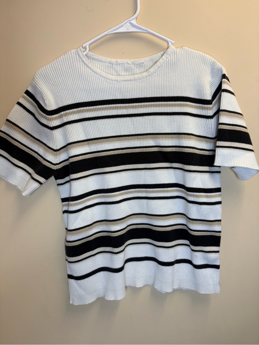 Women’s White & Black Striped Short-Sleeve Sweater top